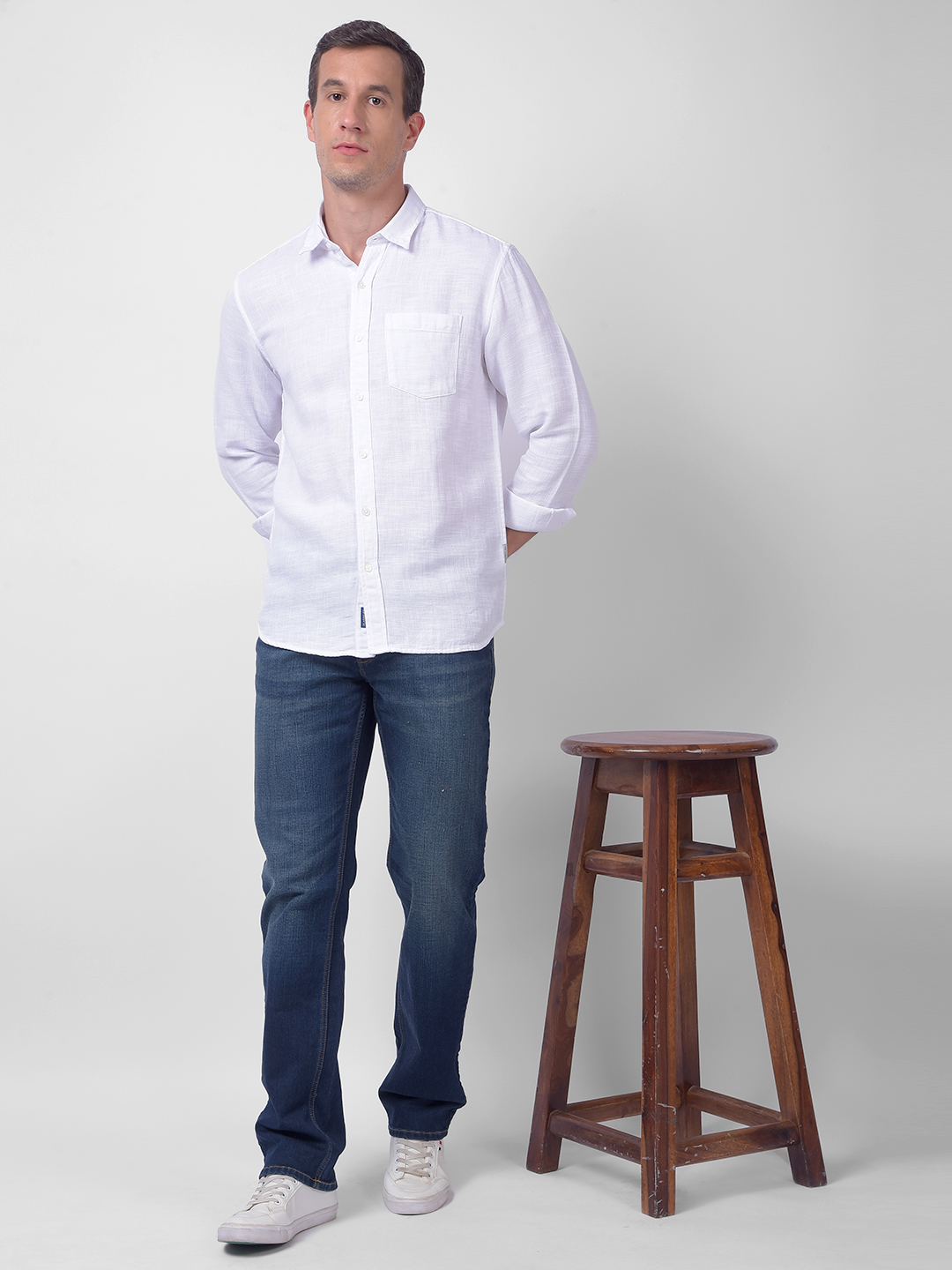 Numero Uno Men White Regular Fit Shirt